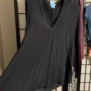 Sportmax navy asymmetrical hem v neck blouse.